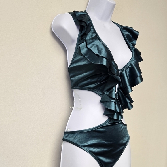 WOW Couture Halter Ruffled Cheeky One Piece Monokini Emerald Green L - Picture 6 of 13